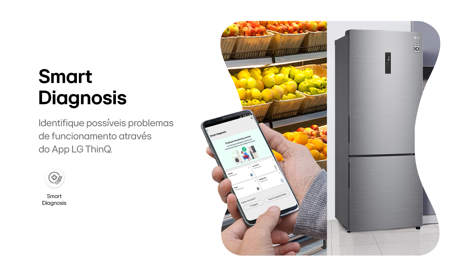 Uma pessoa segurando o celular e verificando possiveis problemas da sua geladeira LG