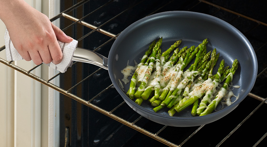 VERSATILIDADE. PODE IR AO FORNO